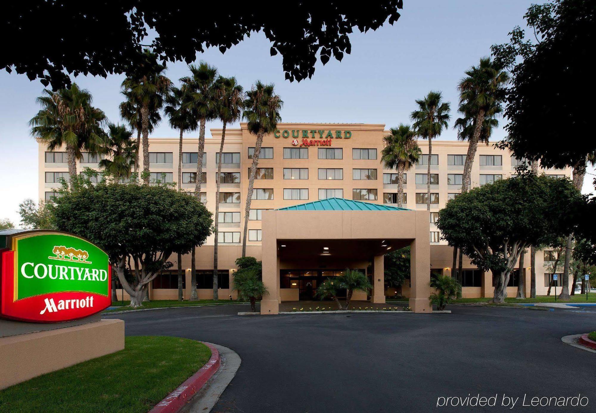 Courtyard By Marriott Cypress Anaheim / Orange County Hotel Bagian luar foto